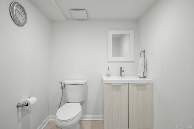 Building Photo - 70 Breckenridge Ave