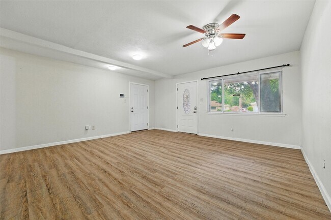 Building Photo - 325 Belmont Dr