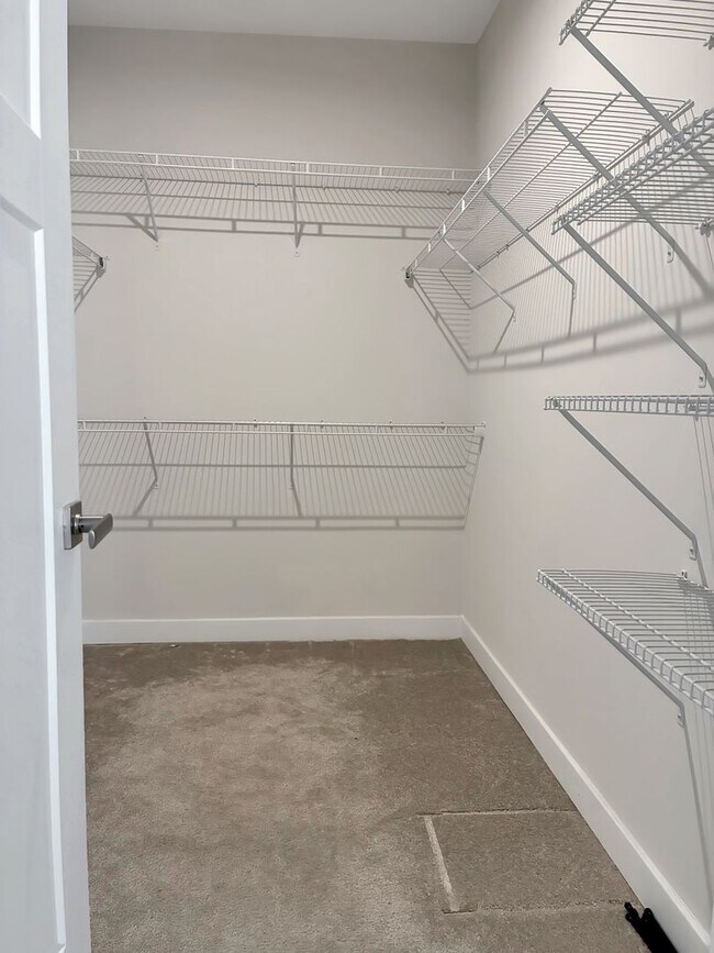 Building Photo - New and Modern Three Bedroom in Bon Air