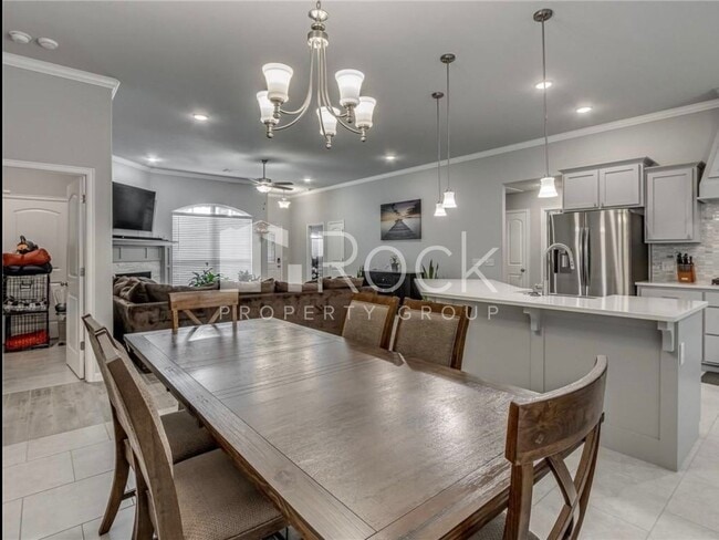 Building Photo - Gorgeous 4 Bedroom Home with Storm Shelter