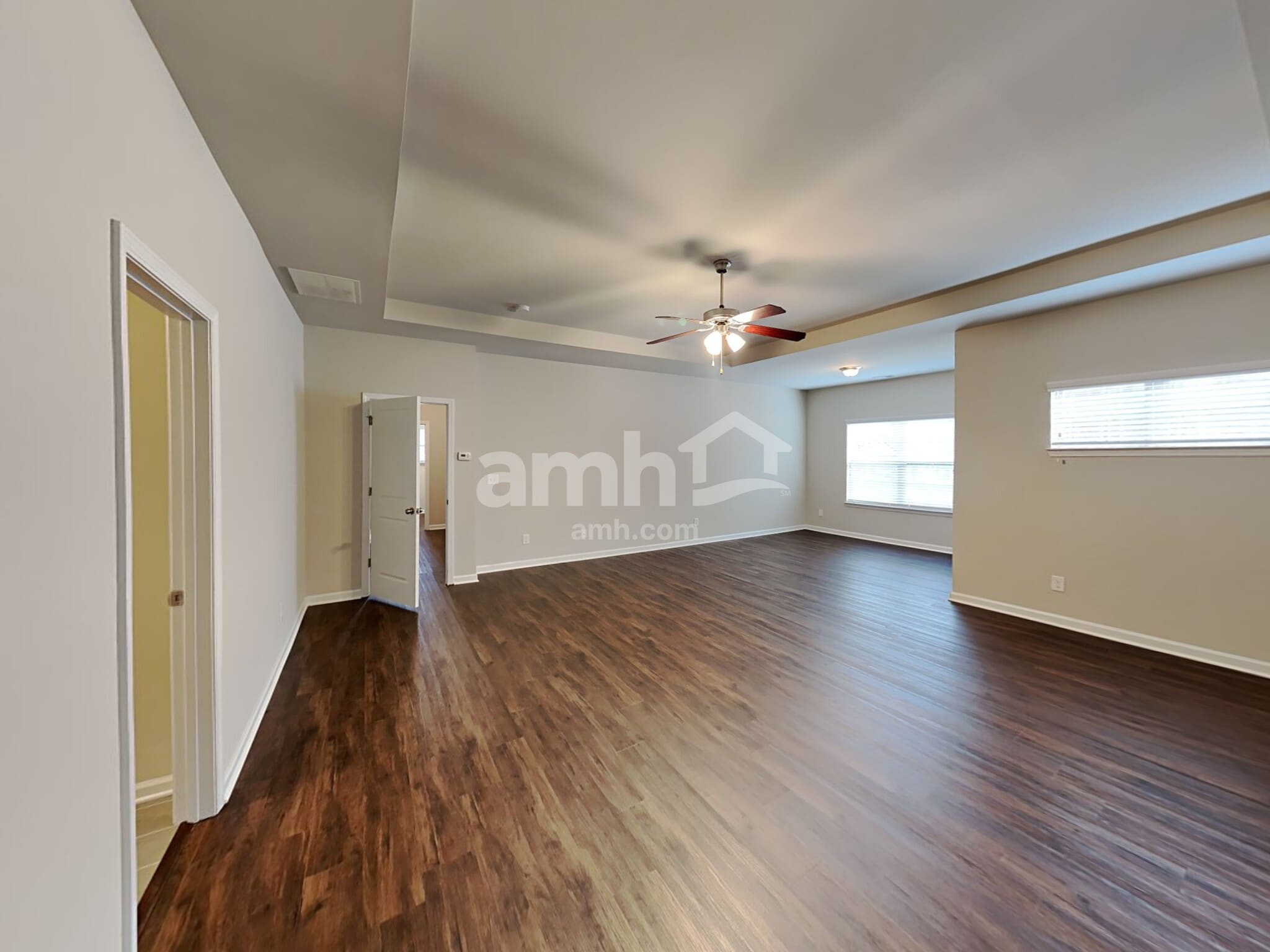 Building Photo - 235 Hickory Pointe Dr