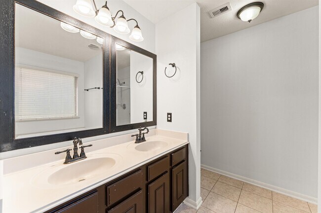 Building Photo - 24226 Pine Canyon Falls Cir