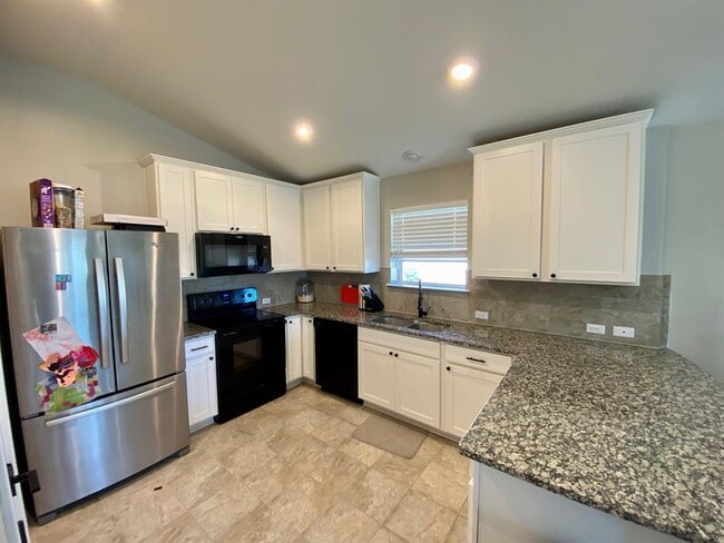 Building Photo - 149 Red Sun Dr