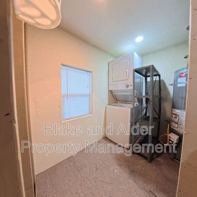 Building Photo - 720 Portland Ave