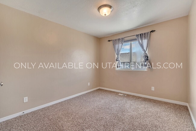 Building Photo - 1234 Cattail Dr