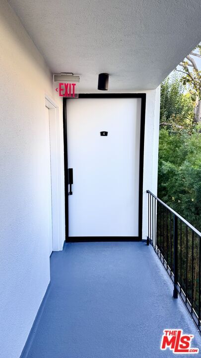 Building Photo - 414 N Palm Dr