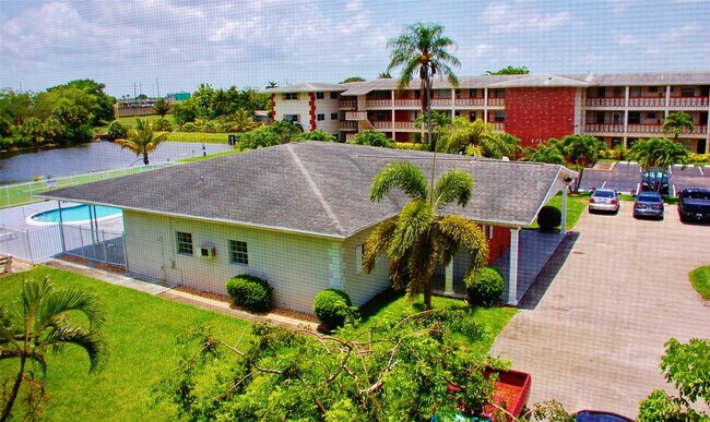 Building Photo - 4770 NW 10th Ct