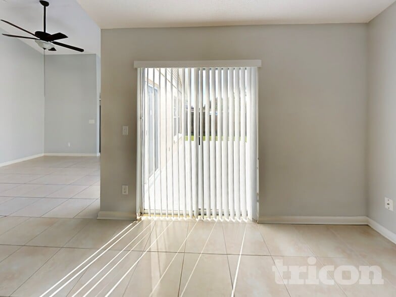 Building Photo - 266 Iowa Woods Cir W