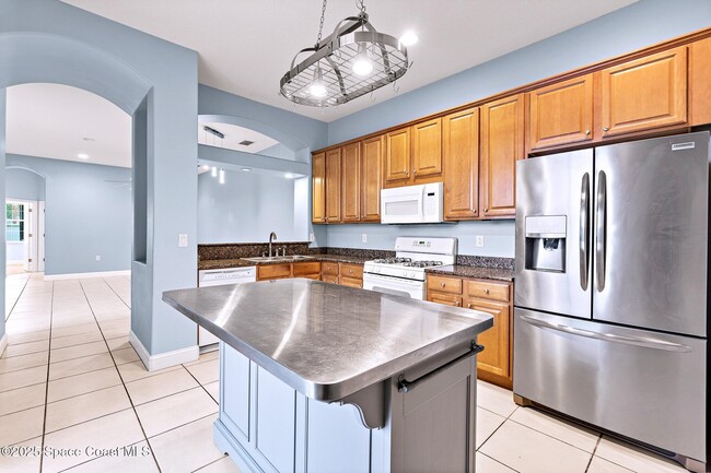Building Photo - 8657 Villanova Dr