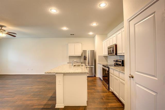Building Photo - 424 Milverton Dr