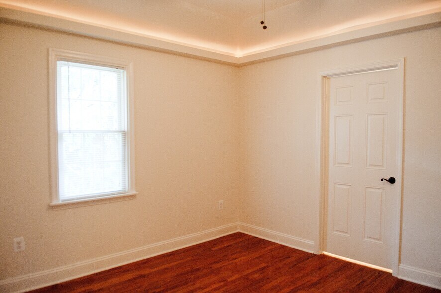 Building Photo - 6119 Bellona Ave