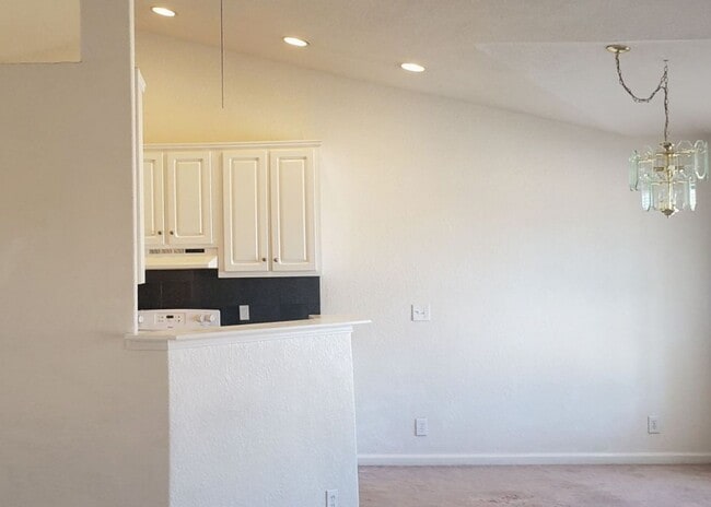 Building Photo - 3 bedroom home in Mason Valley's  Walker R...