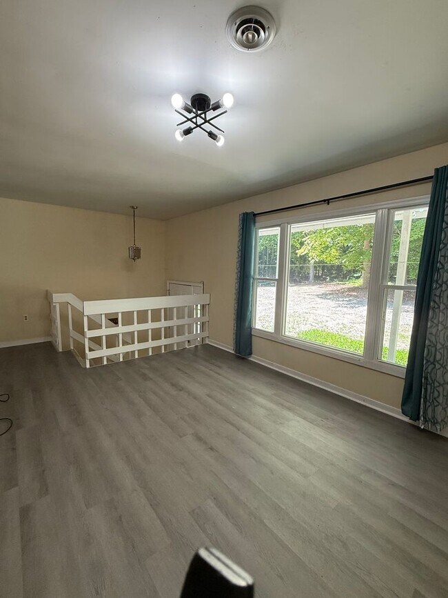 Building Photo - Incredible Home in New Kent County