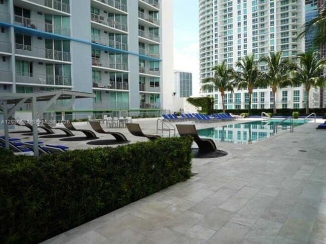 Building Photo - 335 Biscayne Blvd