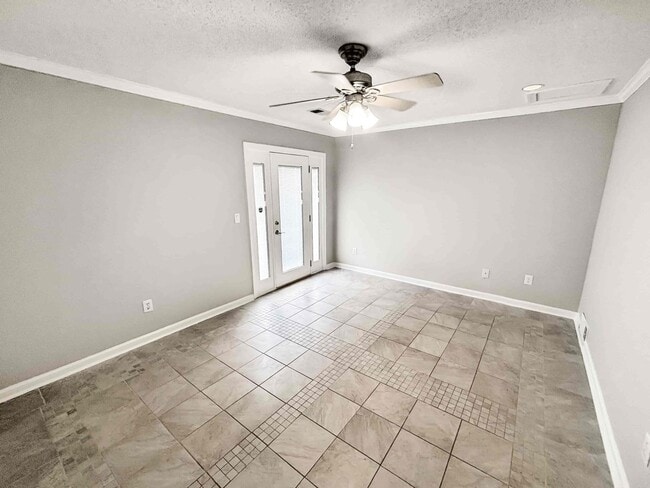 Building Photo - 3029 Vineyard Way