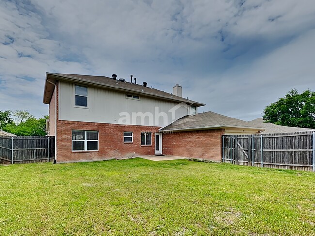 Building Photo - 962 Wisperwood Dr