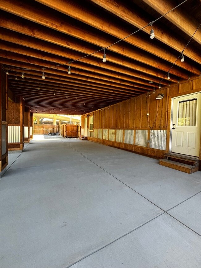 Building Photo - 2 Bedroom, 1 Bath house located in Wallace...