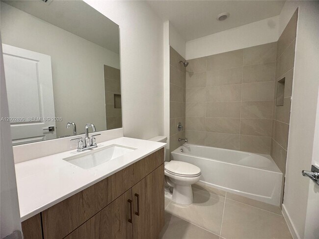 Building Photo - 178 NE 14th St