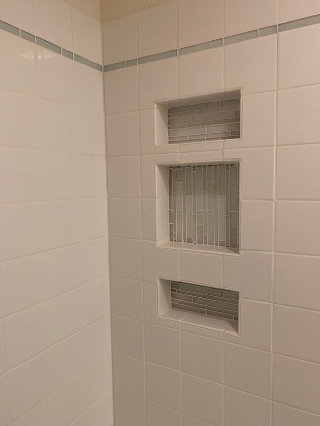 Building Photo - 1701 Elcadore Dr