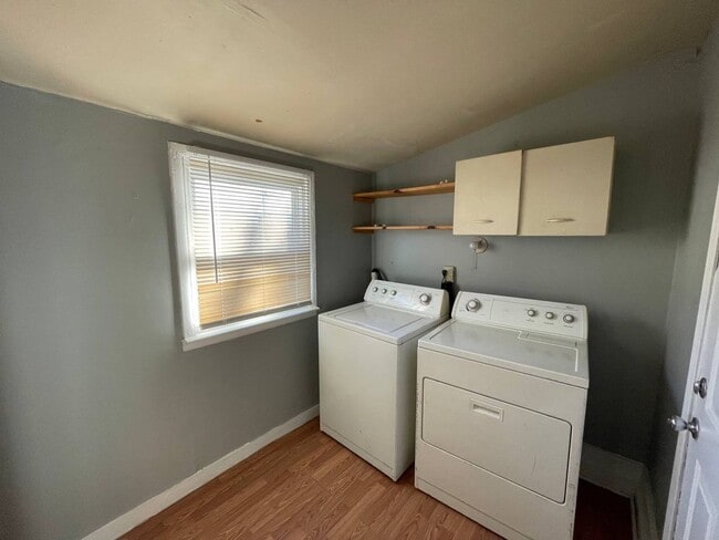 Building Photo - 1016 S Woodbury St