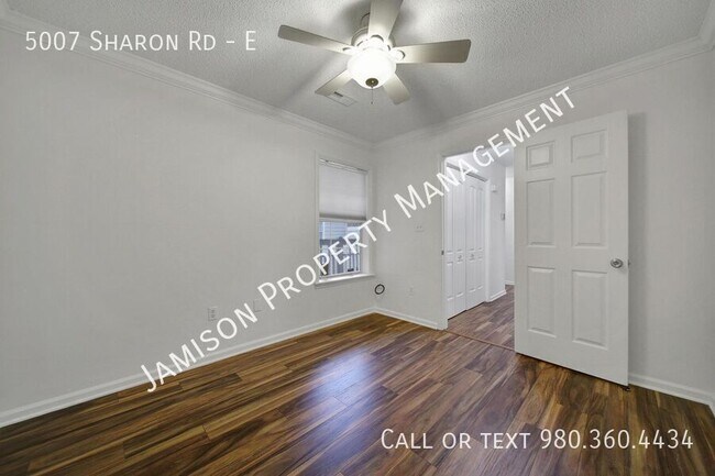 Building Photo - 5007 Sharon Rd