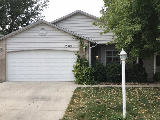 Building Photo - 10513 W Hazelwood Dr