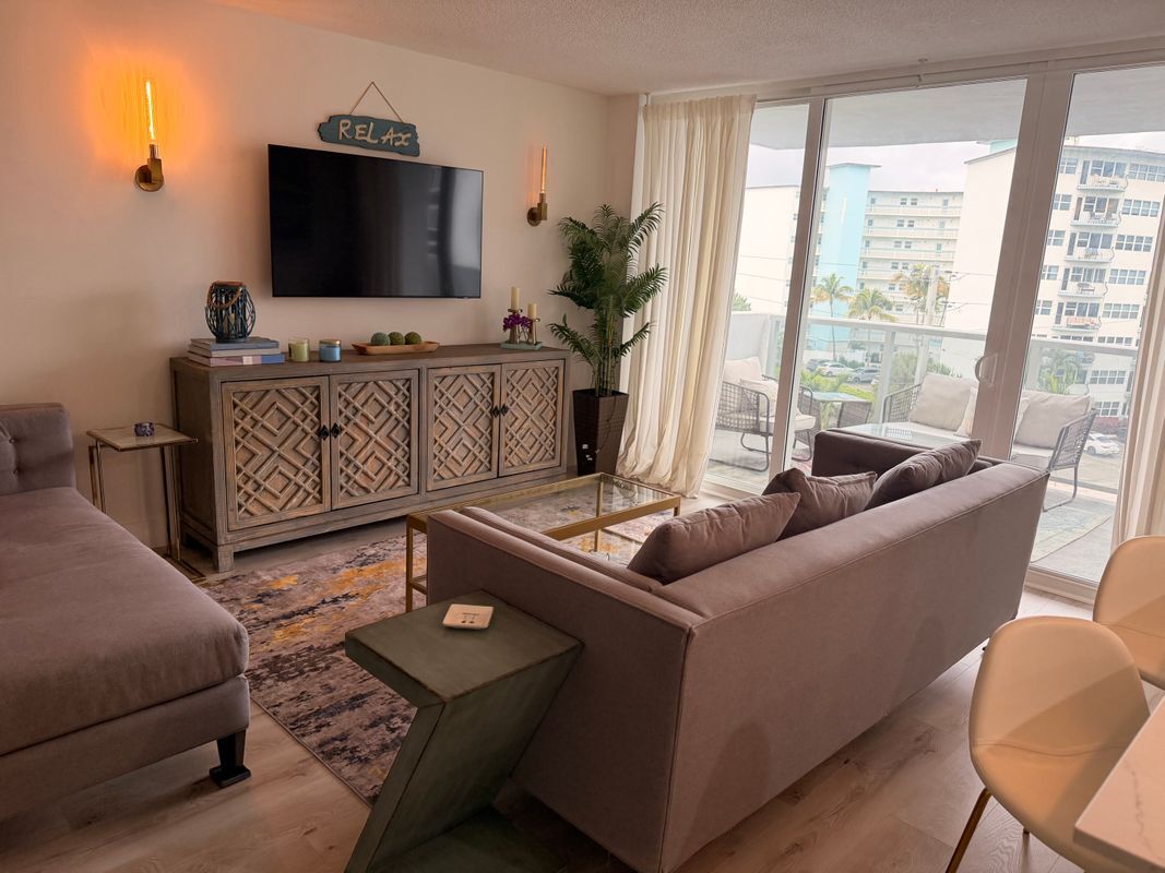 Building Photo - 2701 N Ocean Blvd