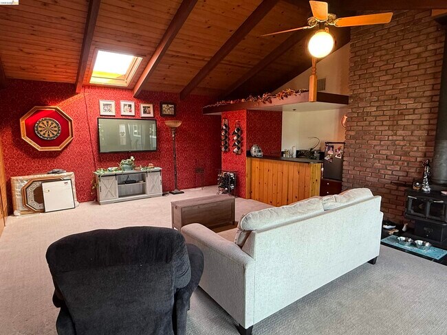 Building Photo - 1004 Almond St