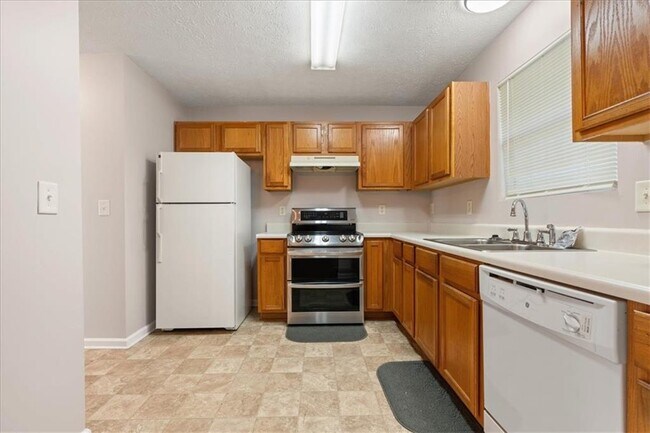 Building Photo - 5583 Windfall Ln