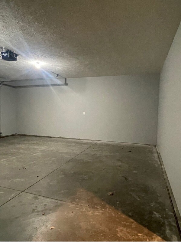 Building Photo - 2304 W George St