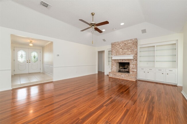 Building Photo - 11838 Riverview Dr