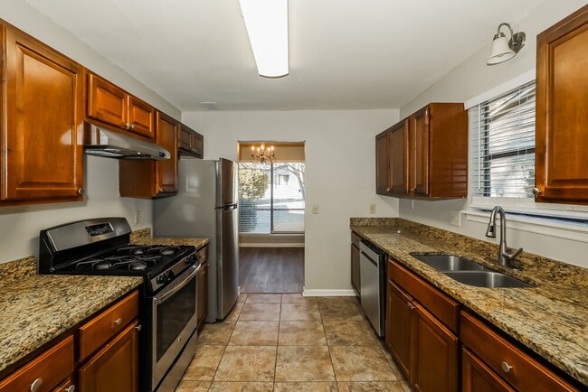 Building Photo - 8866 Wellston Ct