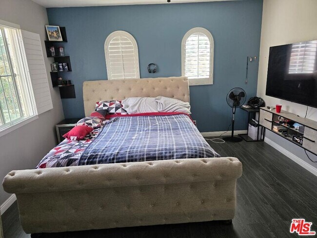 Building Photo - 23 Vía De La Valle