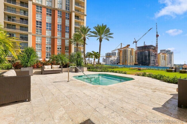 Building Photo - 550 Okeechobee Blvd