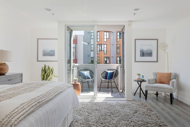 Building Photo - Stunning Two Bedroom Condo in Prime Neighborhood - Please Contact for Showing Availability!