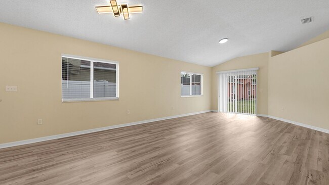 Building Photo - Single Story 3 bedroom 2 bathroom rental h...