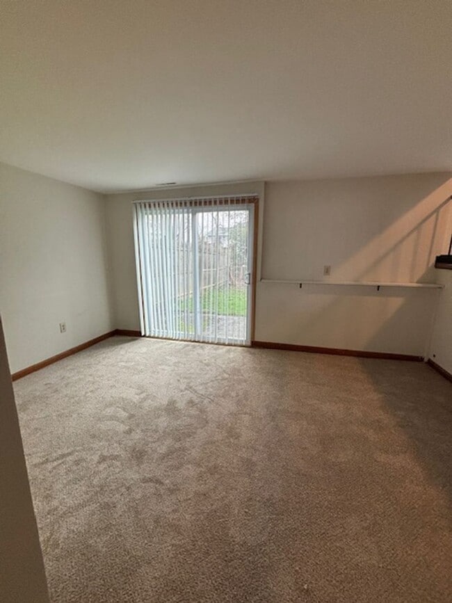 Building Photo - 6463 Wells Dr