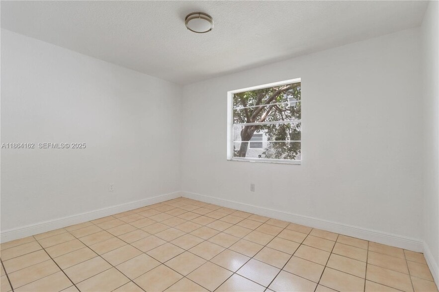 Building Photo - 17255 SW 95th Ave