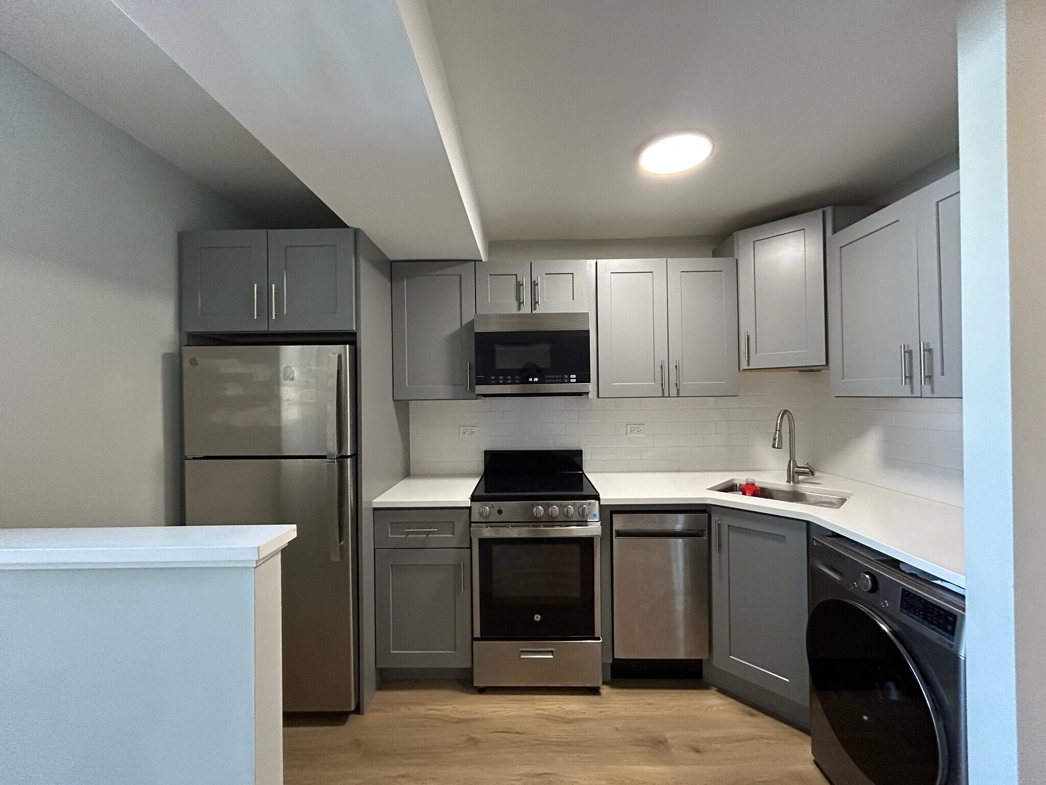 Building Photo - 1214 N La Salle Dr
