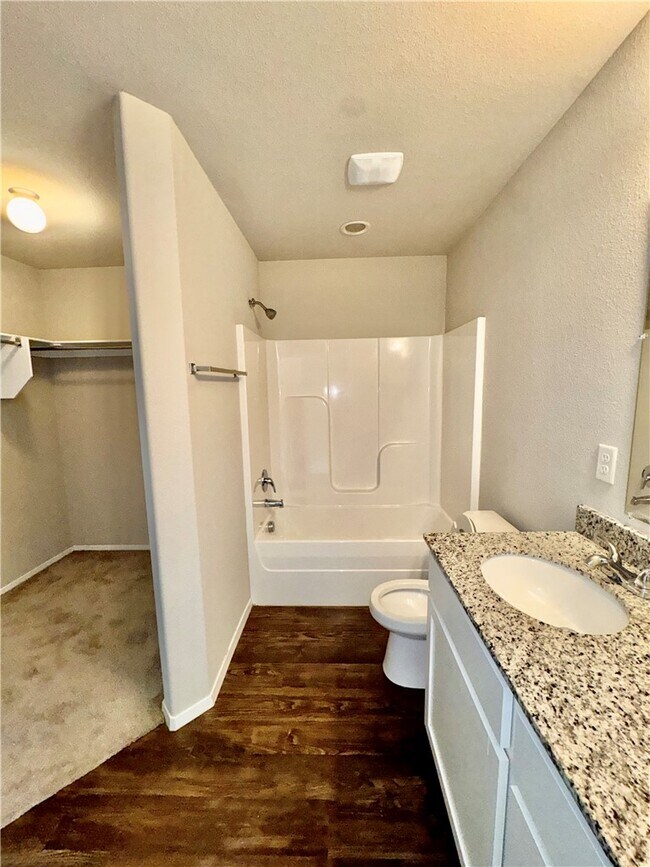 Building Photo - 1334 S Kingfisher Ln