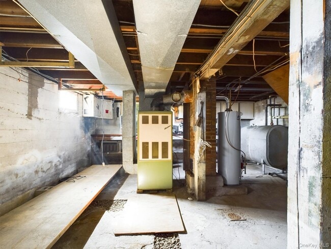 Building Photo - 12 Old Turnpike Rd