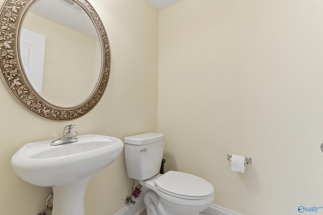 Building Photo - 438 Shamrock Dr