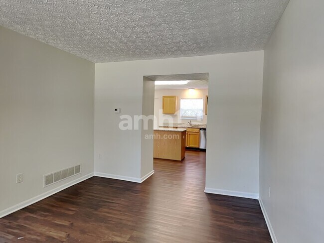 Building Photo - 857 Cedar Run Dr