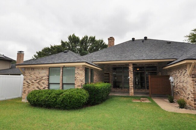 Building Photo - 2212 Diamond Point Dr