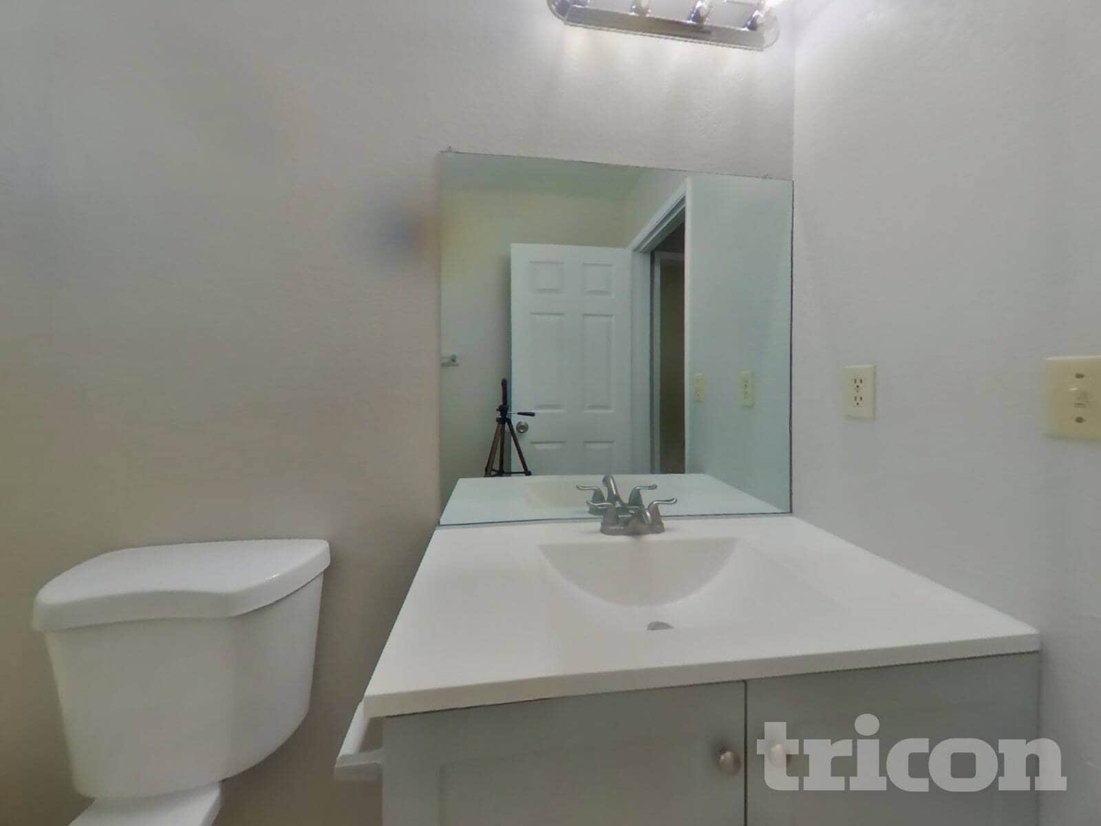 Building Photo - 601 Jeelu Way