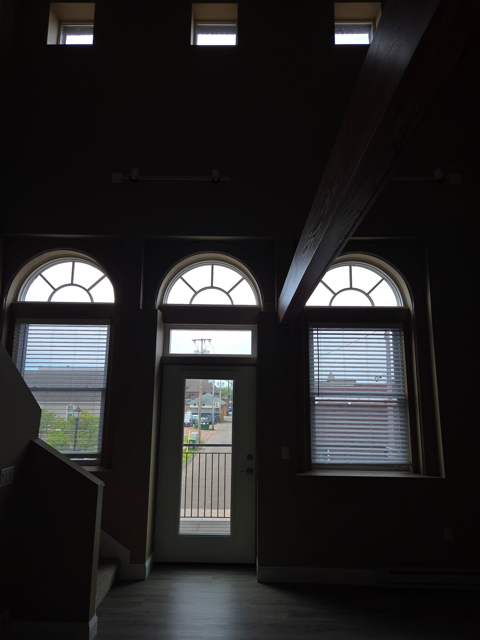 Building Photo - 208 3rd Ave W