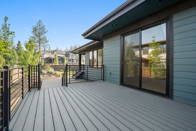 Building Photo - 2971 NW Polarstar Ave