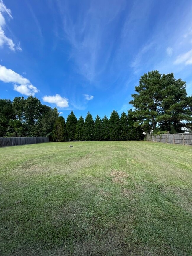 Building Photo - 105 Quarter Horse Run