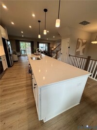 Building Photo - 8029 Lake Laurel Ln