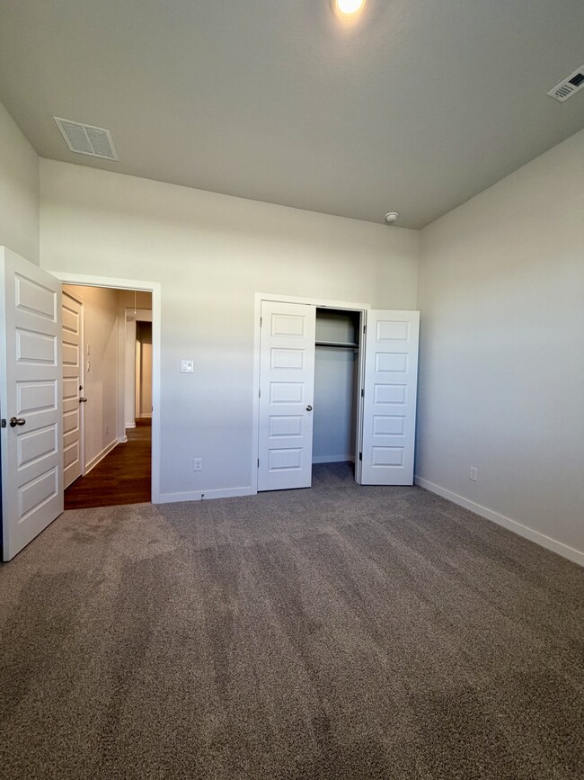 Building Photo - 14427 Inspiration Pt